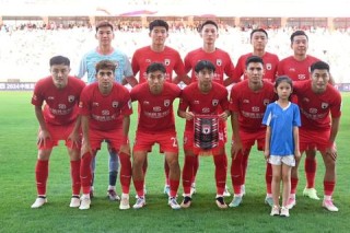 陕西主场激战梅州 双方上演精彩对决